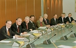 Commissarissen Nederlandse Bank_JB1997-282-23Nederland,26-06-1997↵
project Geld↵
↵
Raad van commissarissen van de Nederlandse Bank↵
Prins Bernard↵
↵
foto Jan Bogaerts.